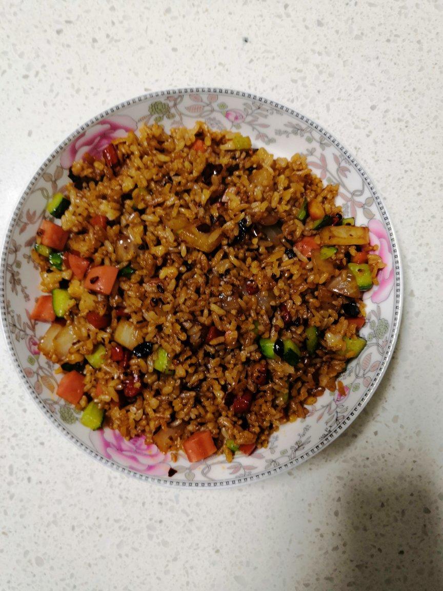 校门口的老干妈炒米饭