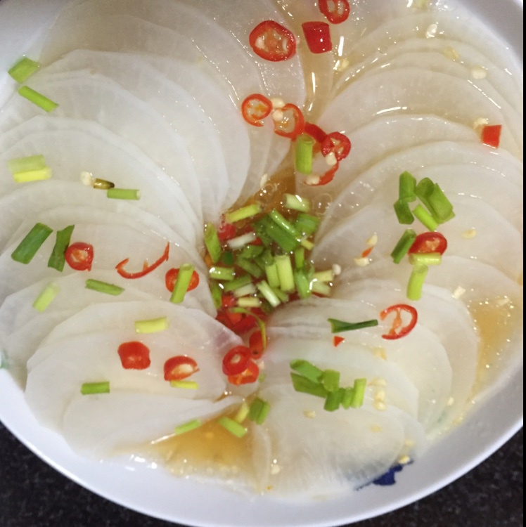 上发条的小傅读机做的清蒸白萝卜