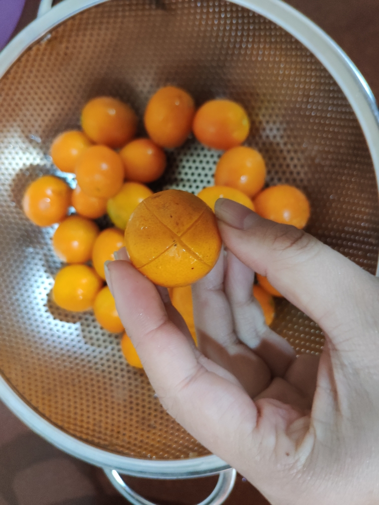 冰糖金橘的做法 步骤2