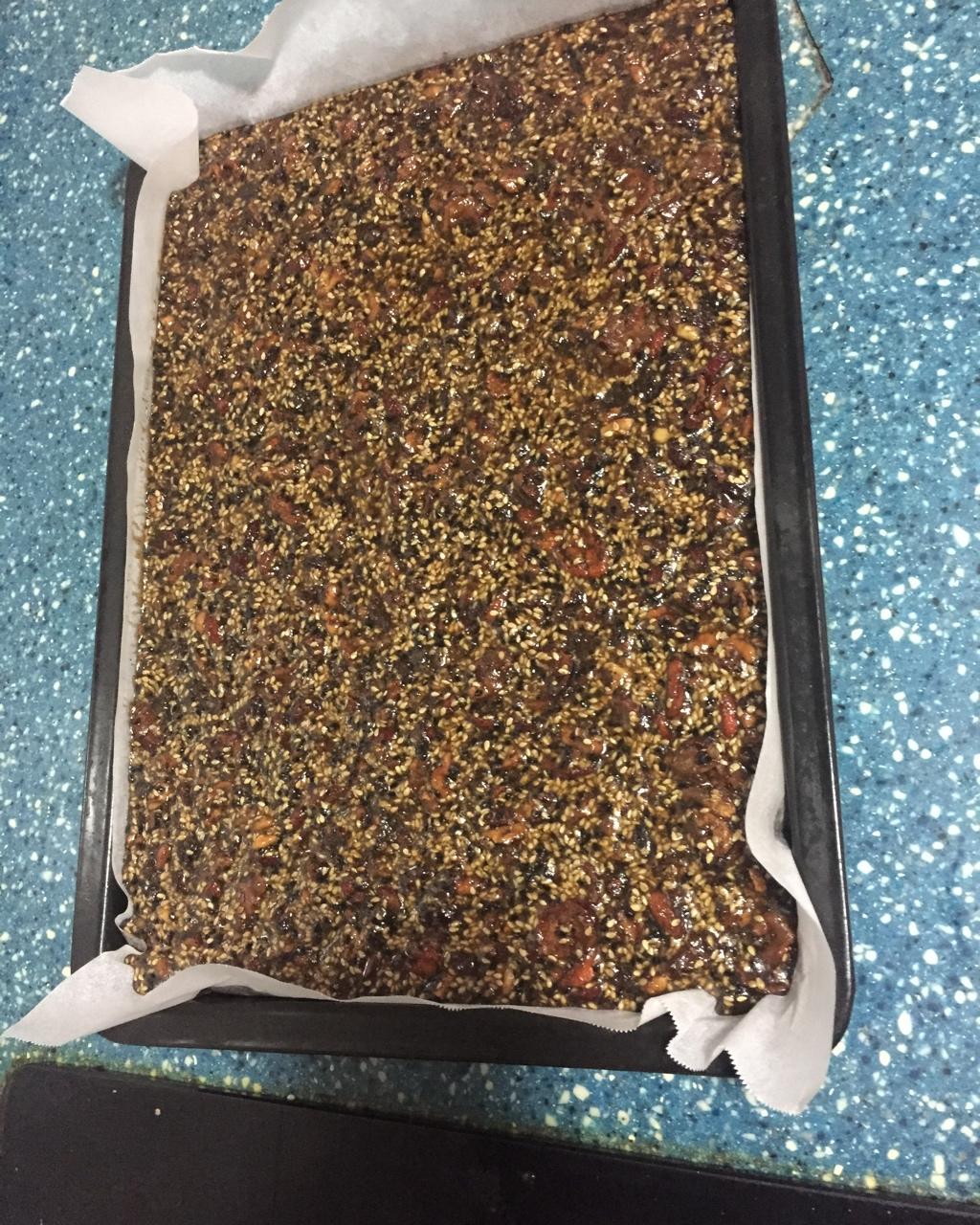 枸杞核桃花生黑芝麻片