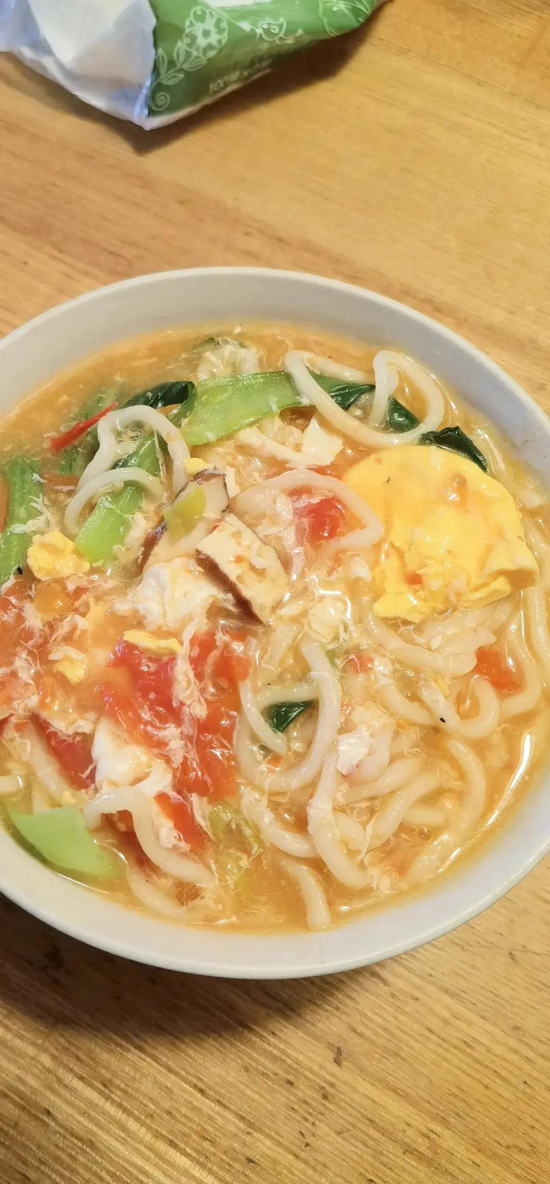 西红柿鸡蛋青菜汤面