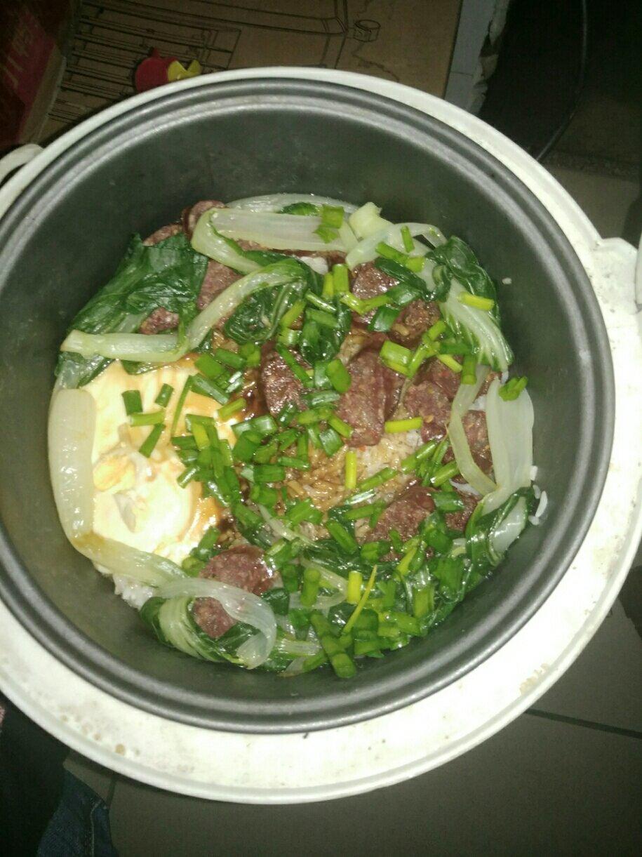 广式腊味煲仔饭