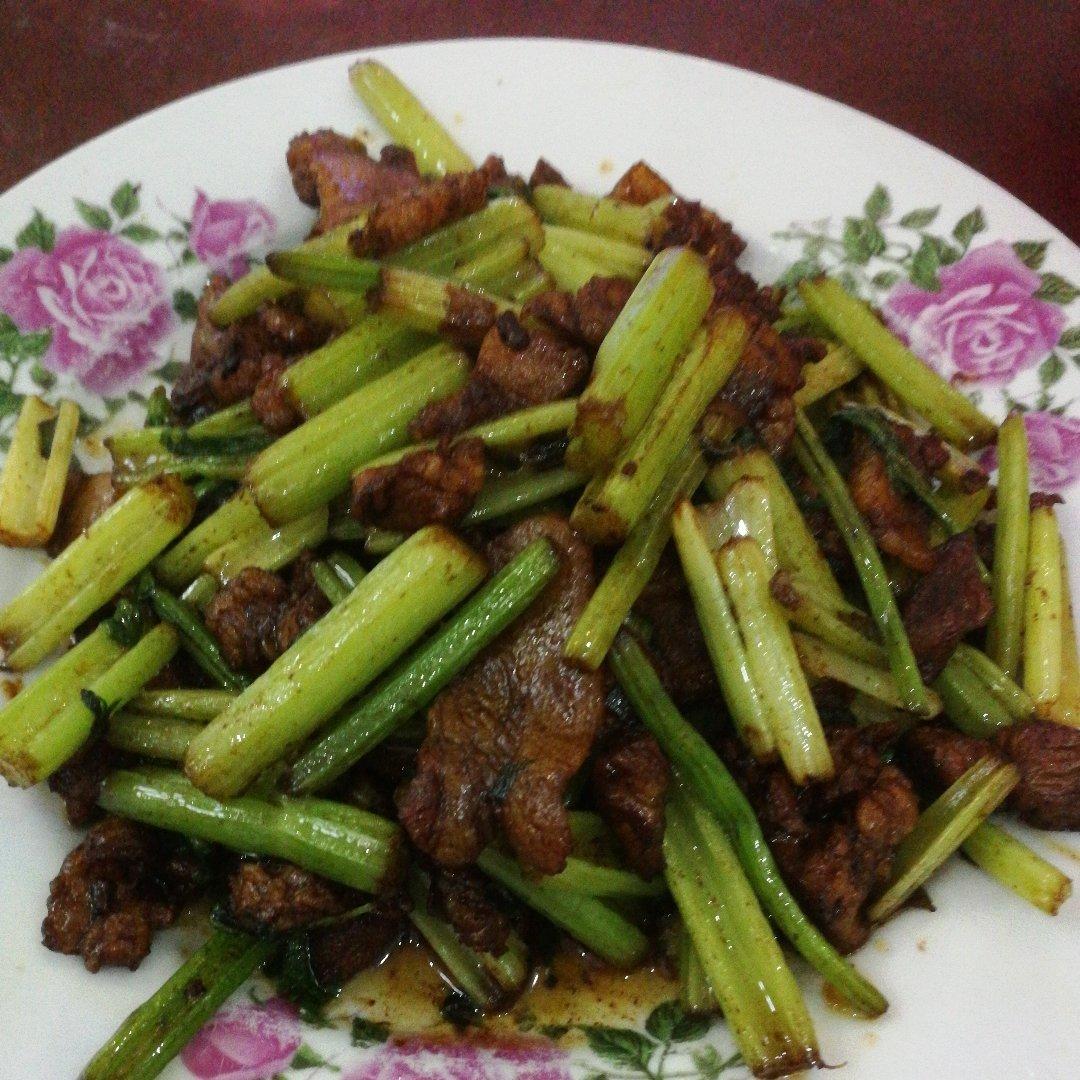 芹菜炒肉