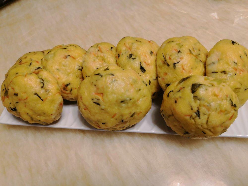 玉米面菜团子（菜娘子或菜瞎子或菜窝头）