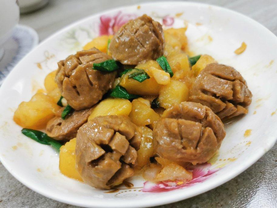 土豆炒牛肉丸
