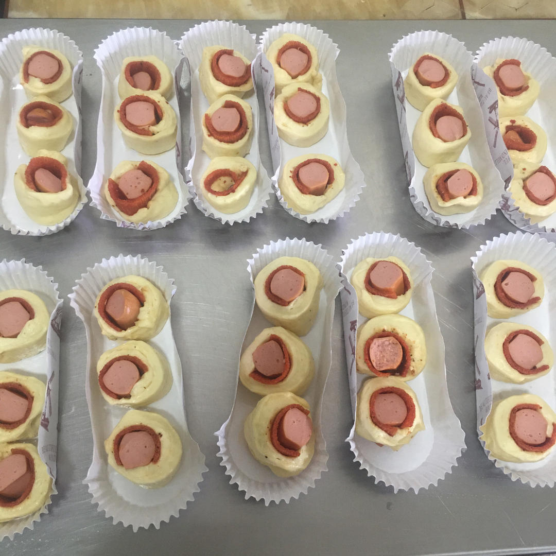 火腿辣条软面包