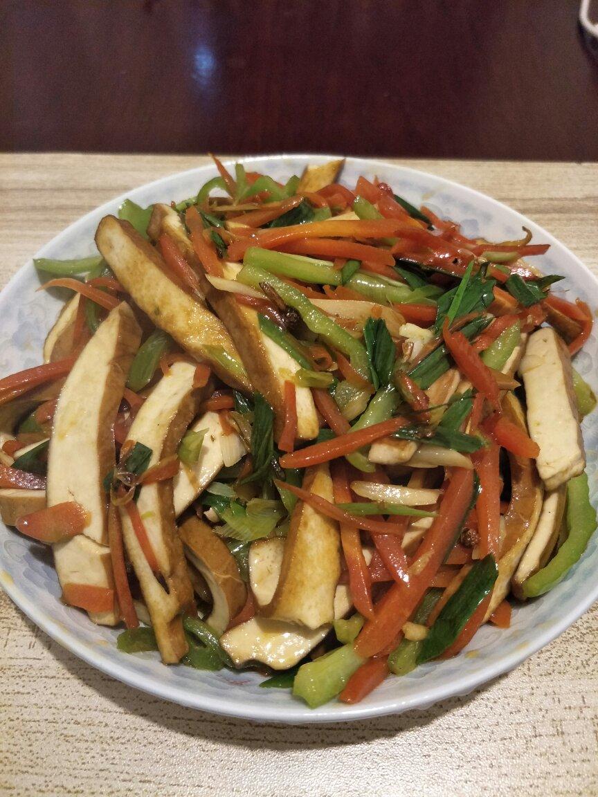 霖_2vk3做的胡萝卜丝炒豆干