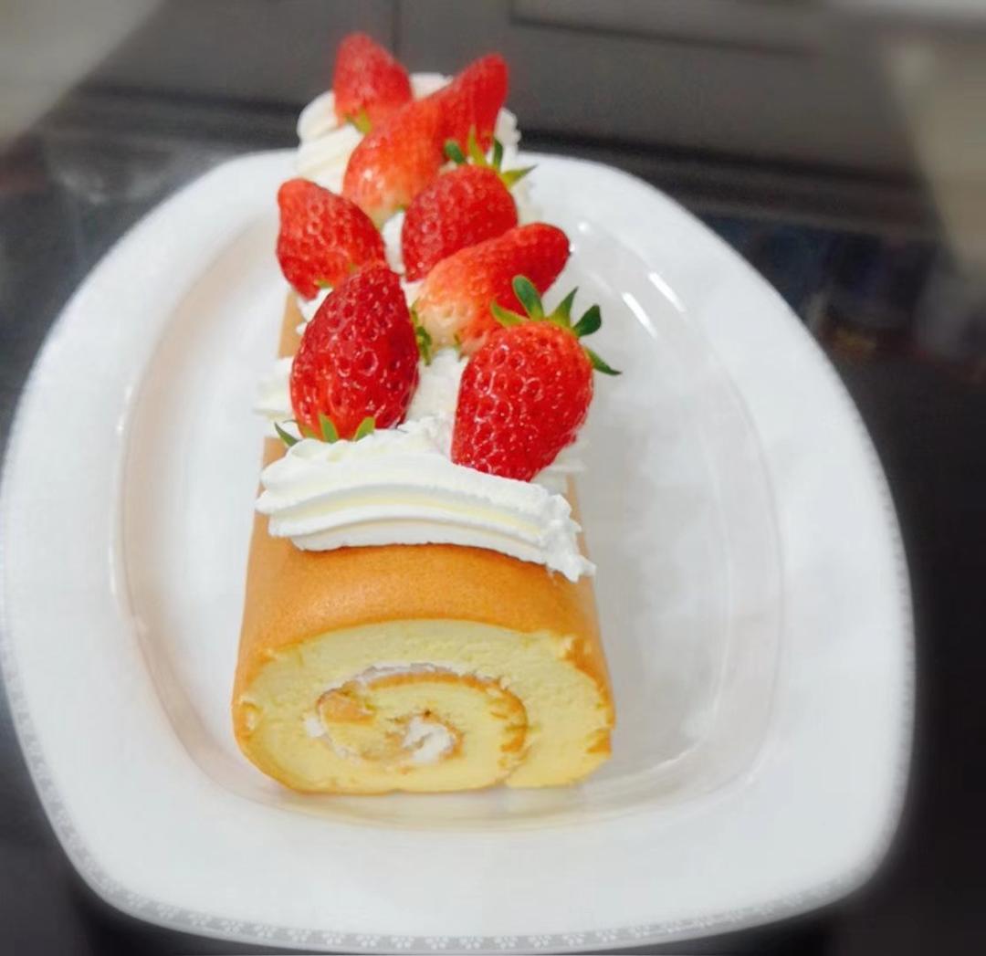 草莓奶油卷/O卷/小山卷