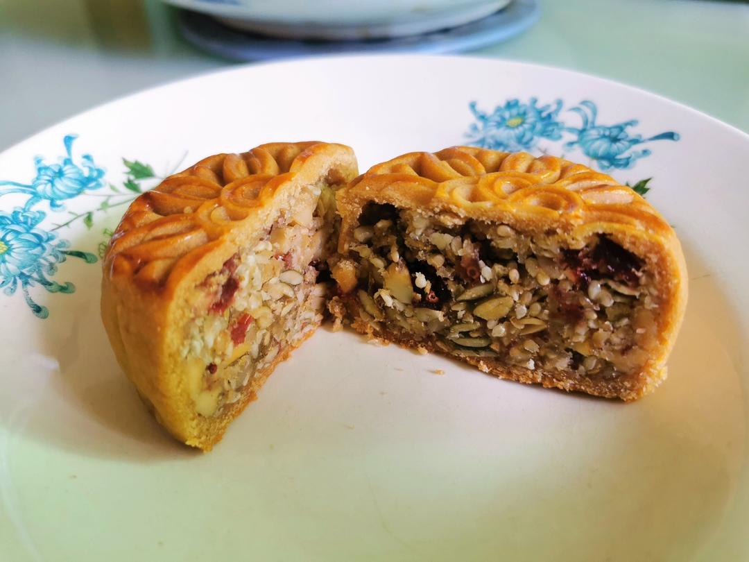 出炉现吃也不会发硬的豪华坚果五仁月饼馅