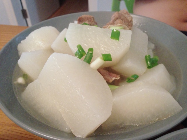 清汤萝卜牛腩