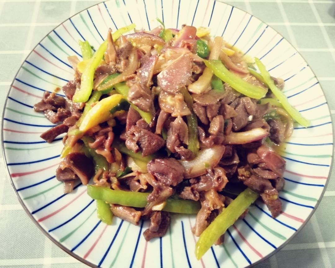 青椒炒鸭胗的做法