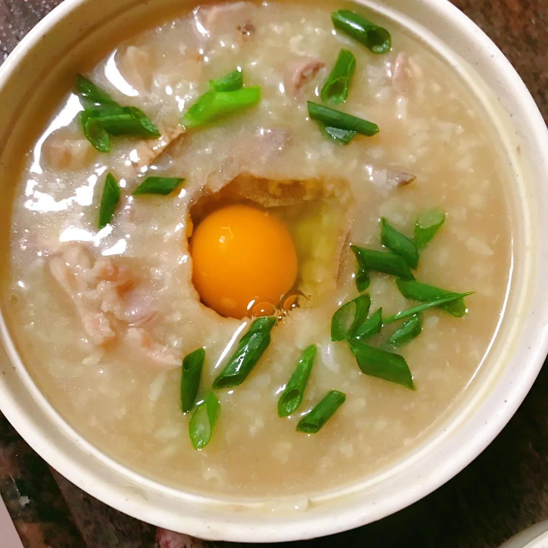 窝蛋猪肝粉肠瘦肉粥🥣的做法