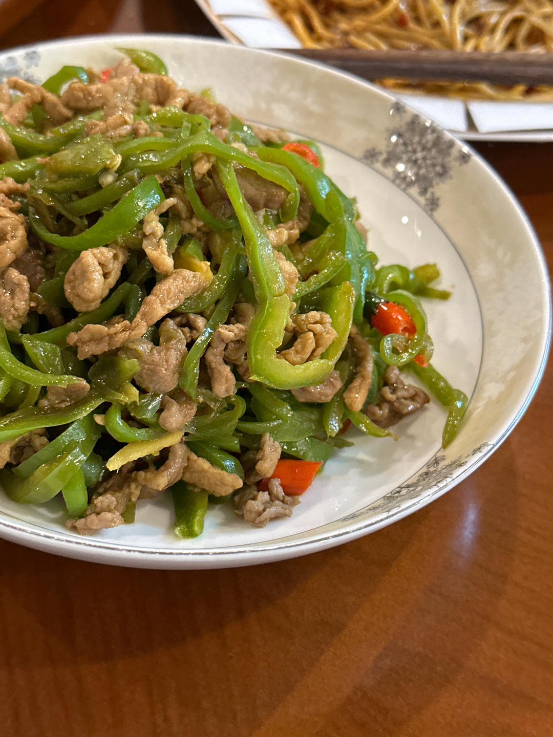 厨师长教你：“青椒肉丝”的正宗做法，色香味俱全