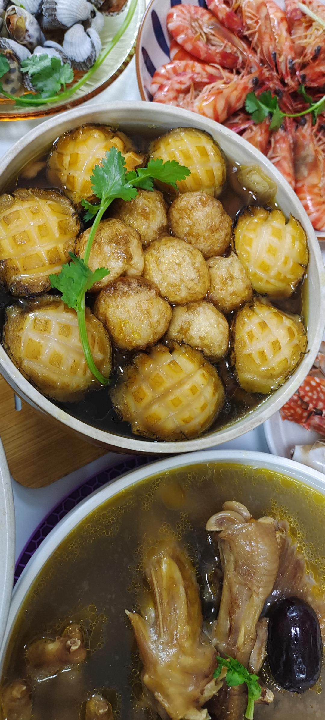 青花椒炒鸡+青提茉莉乌龙茶特调