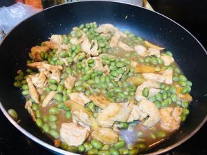 青豆（毛豆）炒鸡胸肉的做法 步骤6