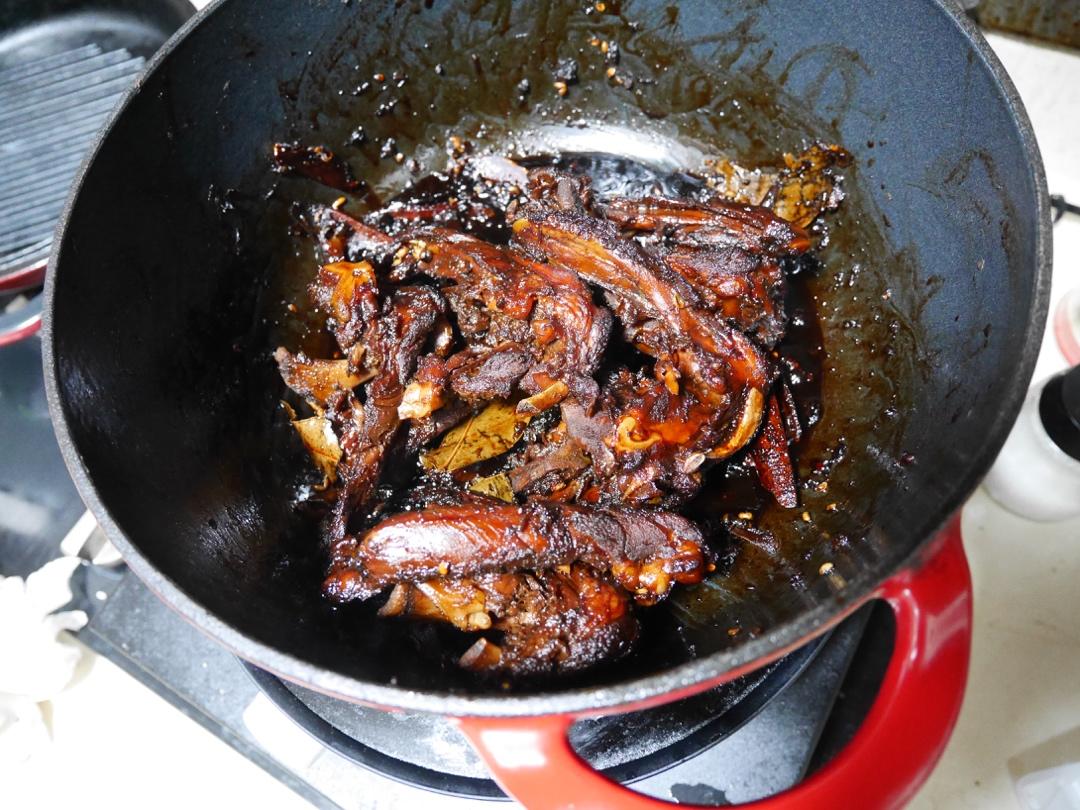 麻辣鸭锁骨（不输周黑鸭）