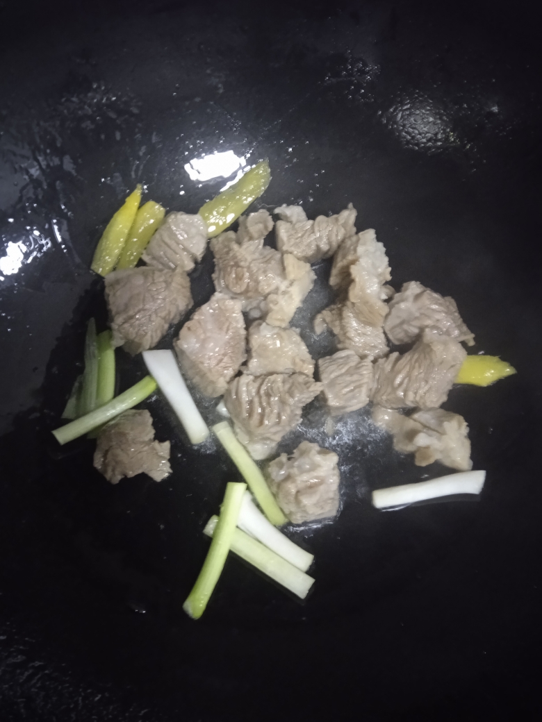 咖喱牛肉土豆的做法 步骤3