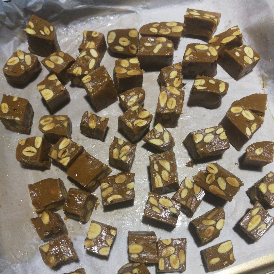 比牛轧糖还要好吃的花生太妃糖（消耗淡奶油）