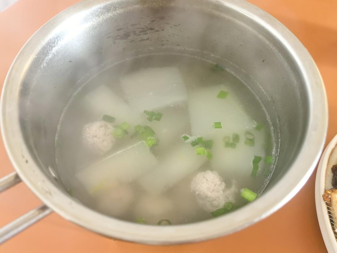 巨鲜美的冬瓜丸子汤