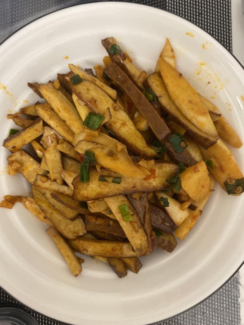 春笋炒香干🍃是杭州人最爱的老底子菜～