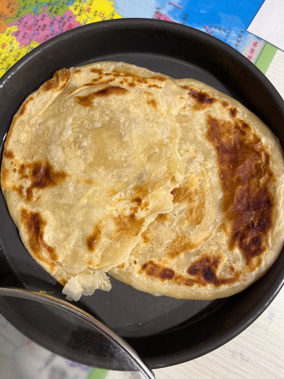 烙饼不硬的小窍门 掌握了你也能看出柔软多层凉了不硬的小油饼