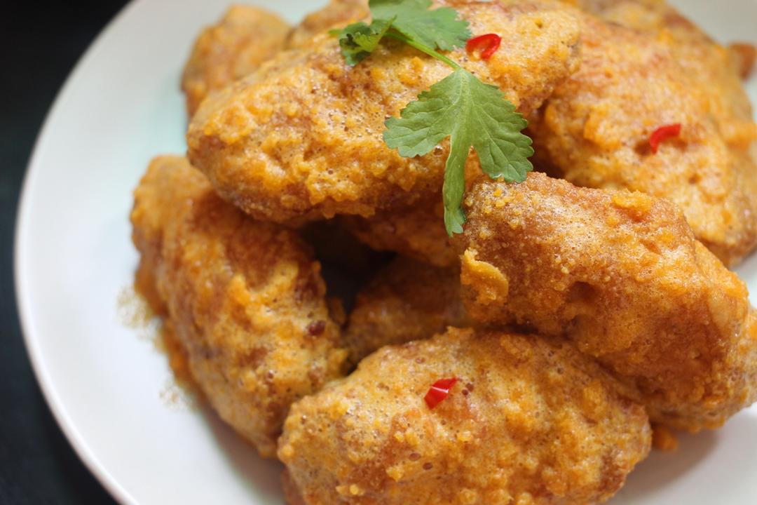 【咸蛋黄焗鸡翅】鸡飞蛋打，原来说的就是这种菜！