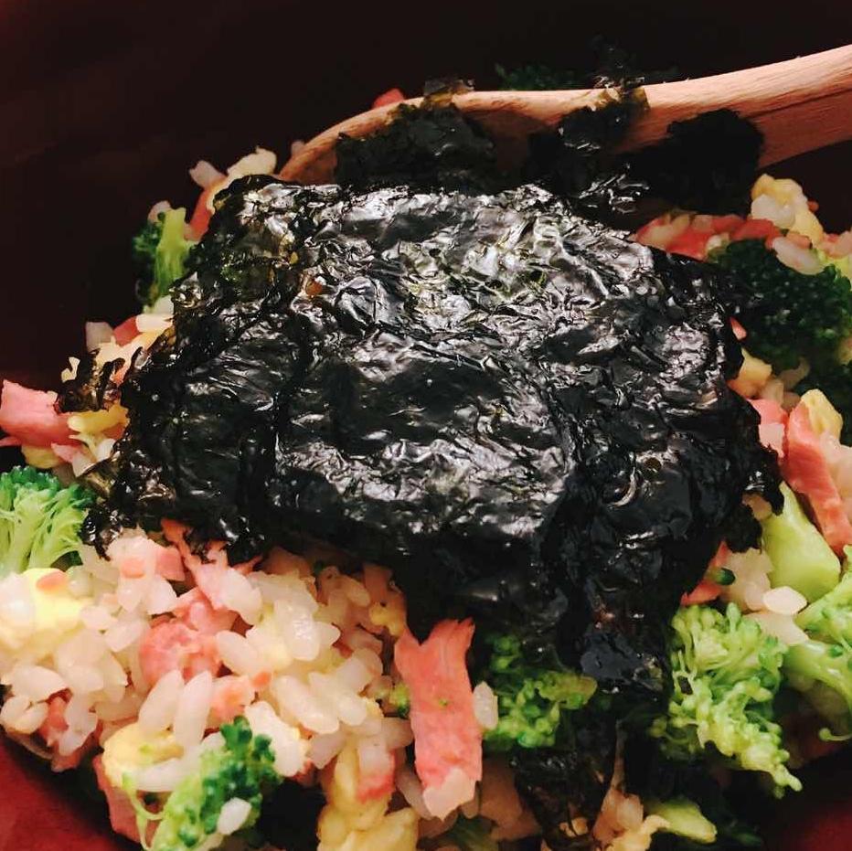蒜香黄油三文鱼炒饭