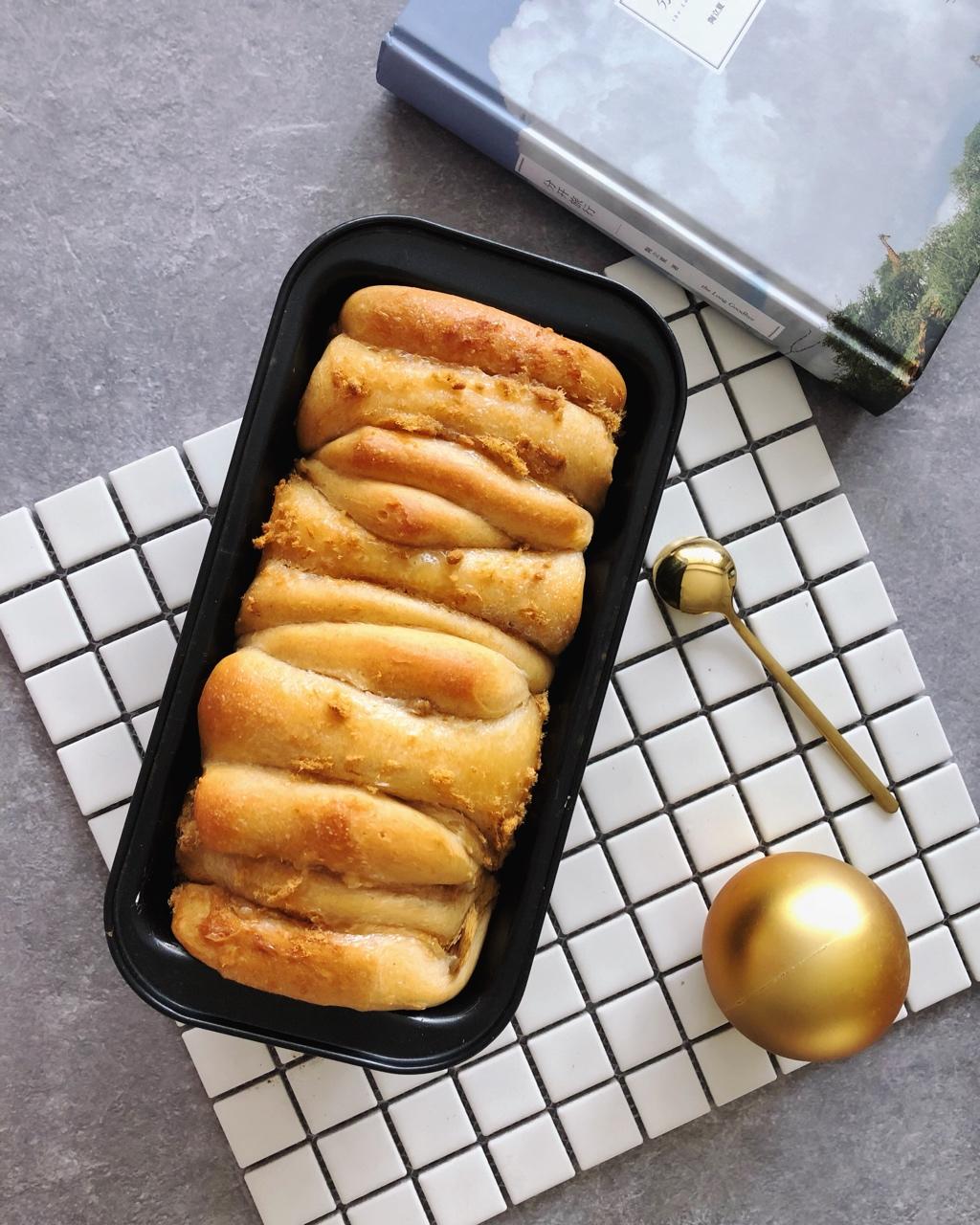 手撕千层肉松面包