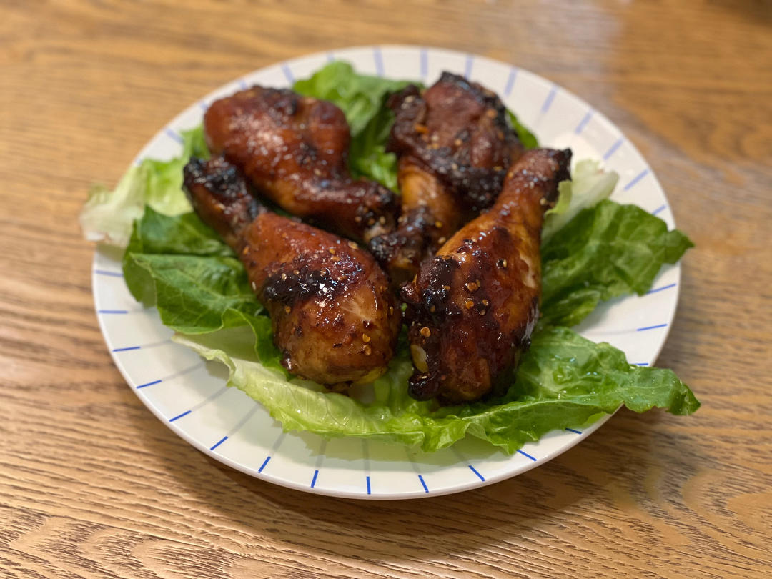 焦糖味烤鸡腿
这是个带甜味的鸡腿的菜谱