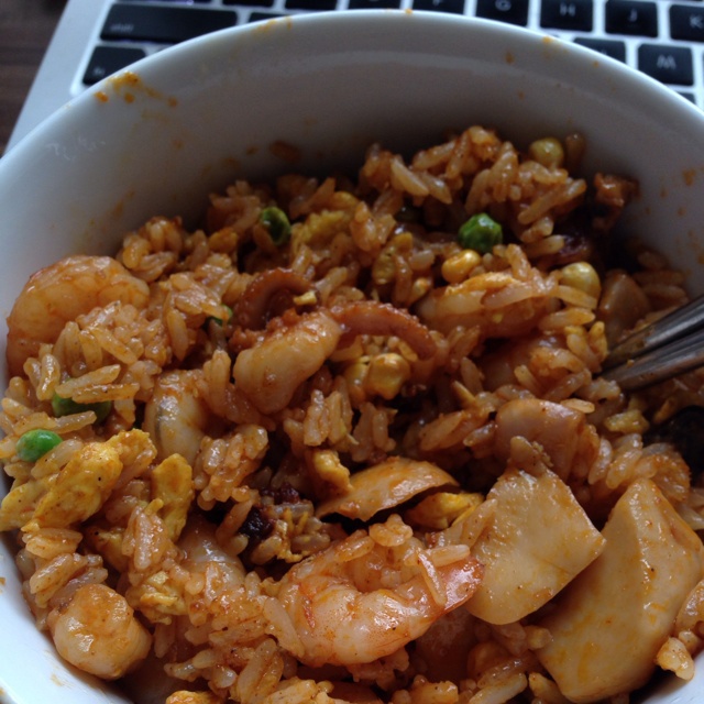 泰式红咖喱海鲜炒饭