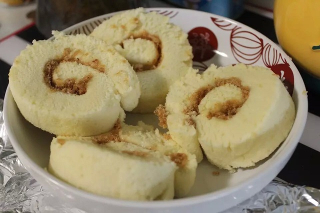 肉松戚风蛋糕卷