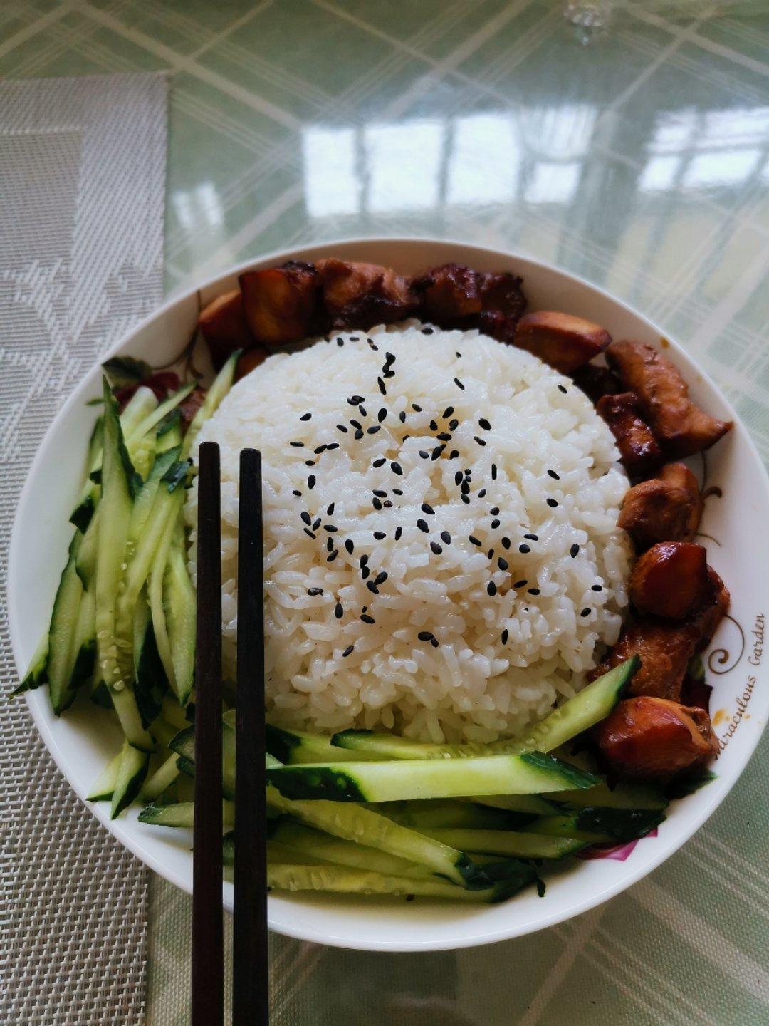 烤鸡腿肉拌饭（烤肉拌饭）