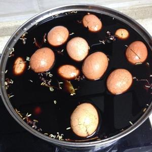 健康自制卤蛋的做法 步骤3