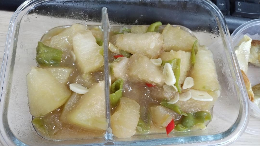 红烧冬瓜最完美做法，不加一滴水，瞬间秒杀红烧肉