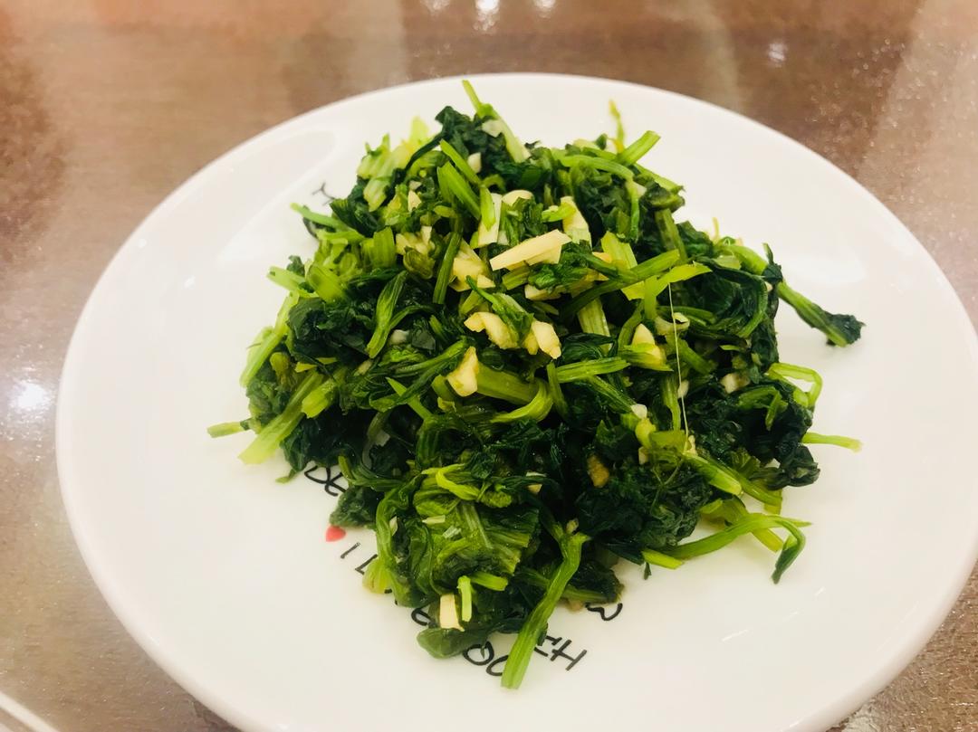 凉拌芹菜叶