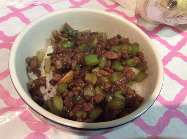 芹菜牛肉末「下饭神器」