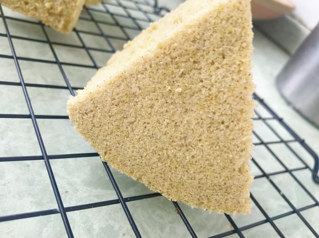 【健脾养胃口味清淡】低甜无油小米蒸蛋糕（六寸）的做法