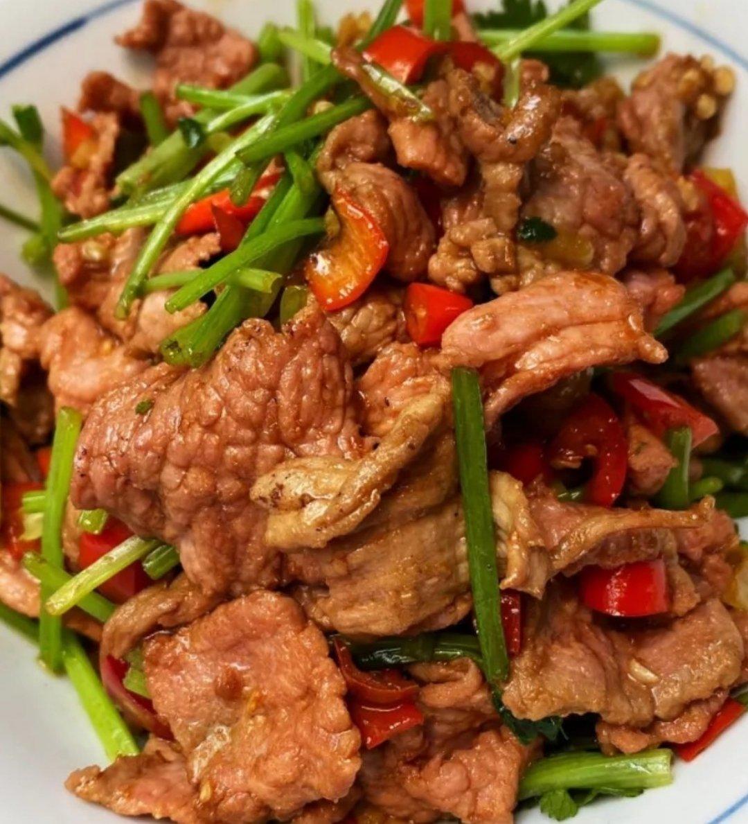 厨师长教你:"碎炒牛肉"的家常做法,开胃又下饭,先收藏起来