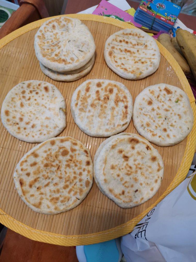 会连续吃八个的萝卜馅饼