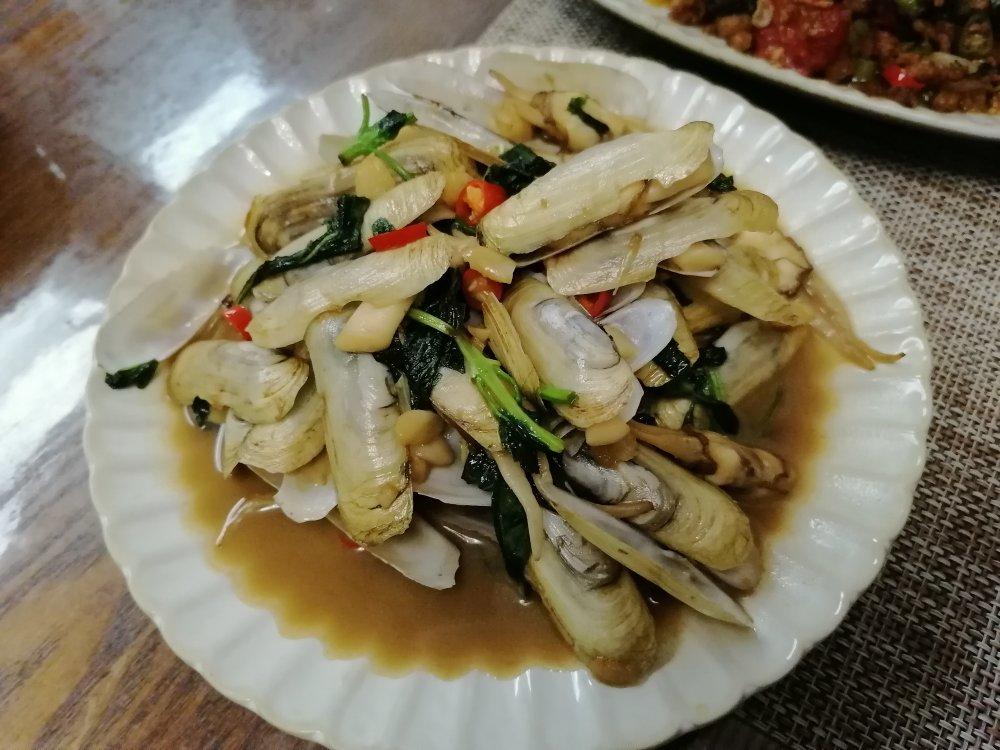 九层塔/金不换炒薄壳