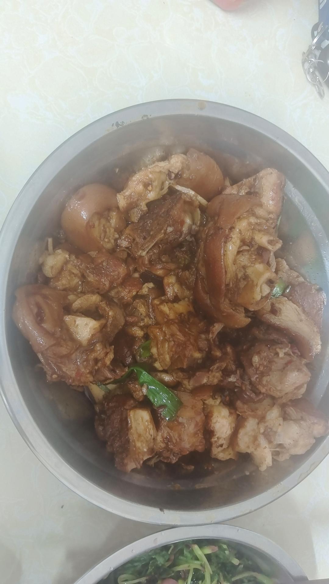 爆炒猪蹄-香辣湘菜