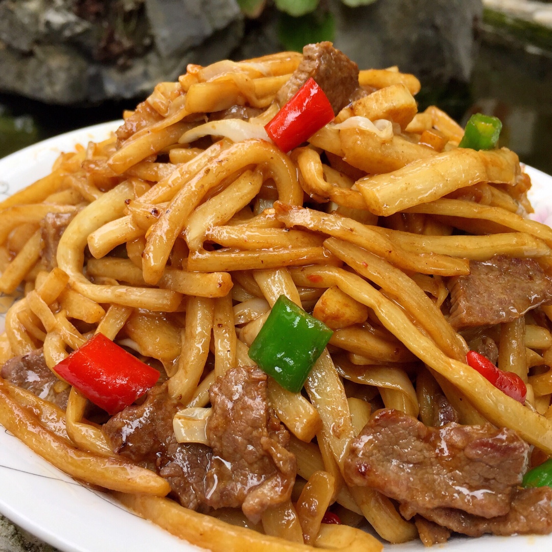 阿灌做的酸笋炒牛肉