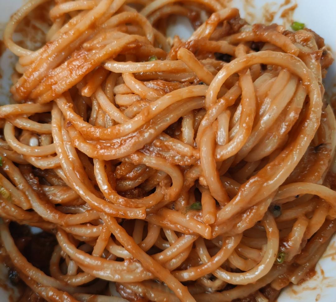 秒杀小夜市的麻酱流汁宽粉