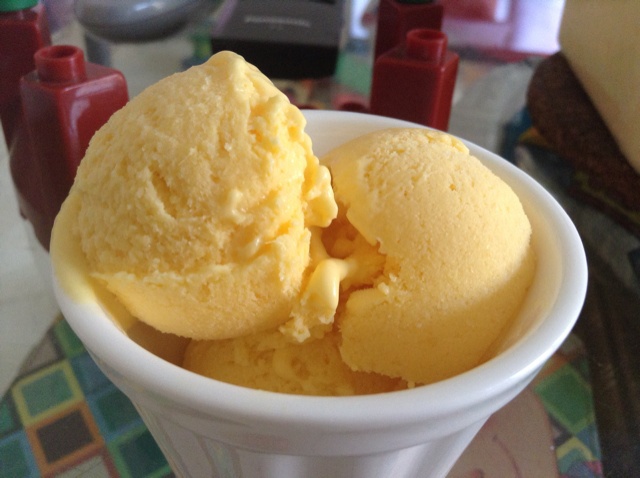 芒果椰子冰淇淋