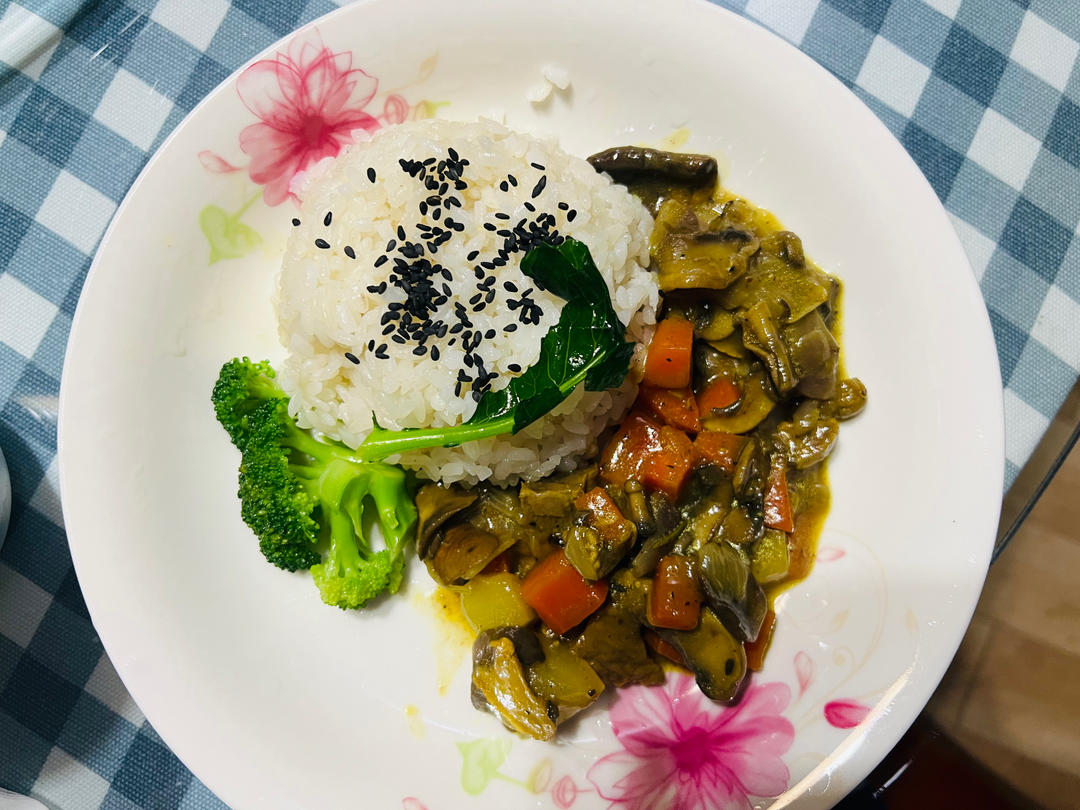 【咖喱牛腩拌饭】