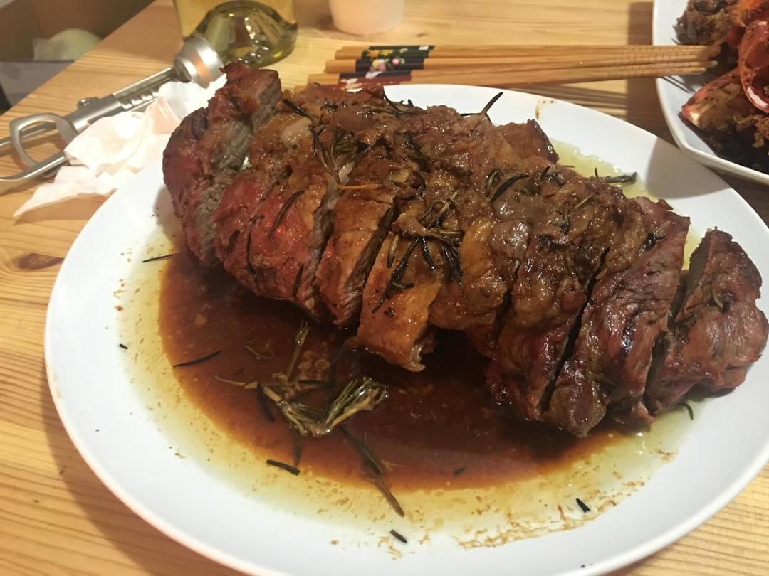 迷迭香烤羊腿