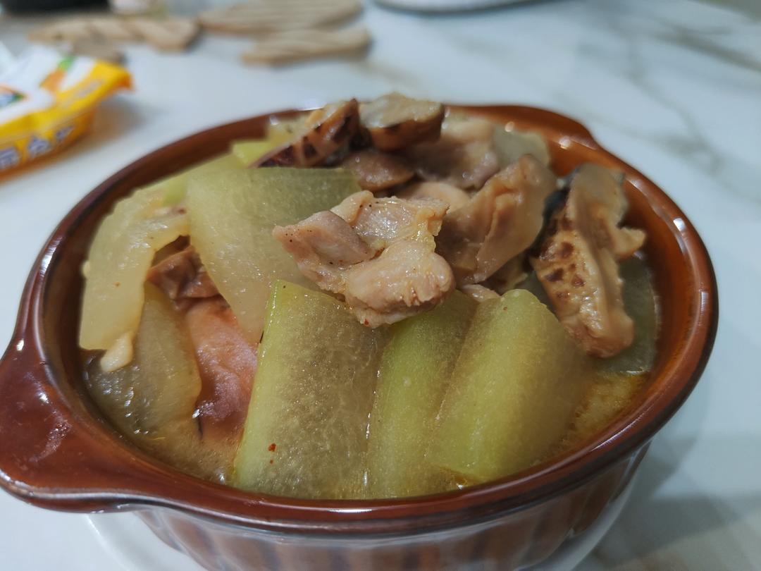 清淡又鲜美的冬瓜鸡腿肉煲