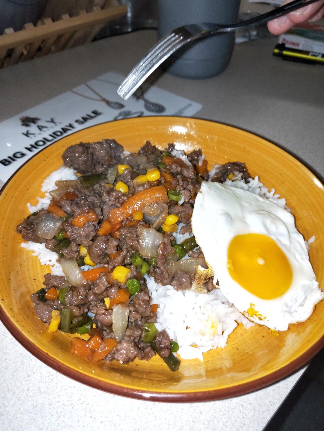 茶餐厅必点—免治牛肉饭