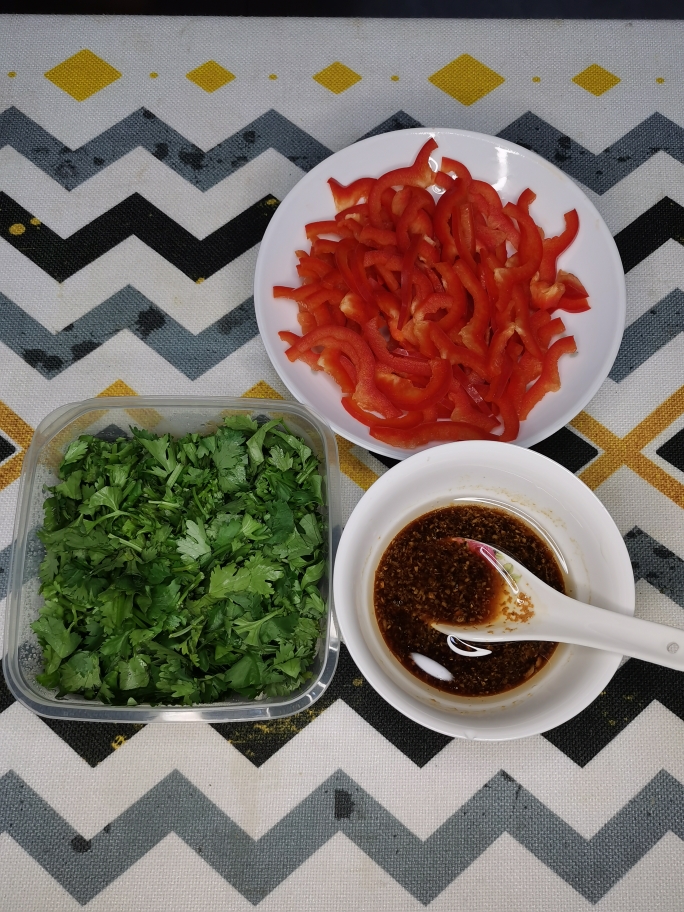 解锁夏日凉拌菜—经典粤菜之沙姜猪肚的做法 步骤3
