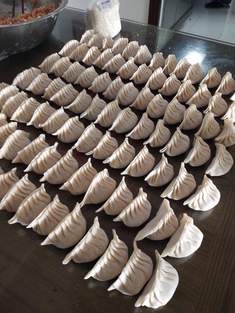 韭菜猪肉饺子(最简单最好吃又最多汁的饺子)